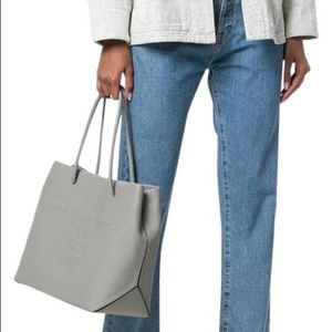 -MAKE AN OFFER🥰 Grey Marc Jacobs Tote 👜 Bag❤️